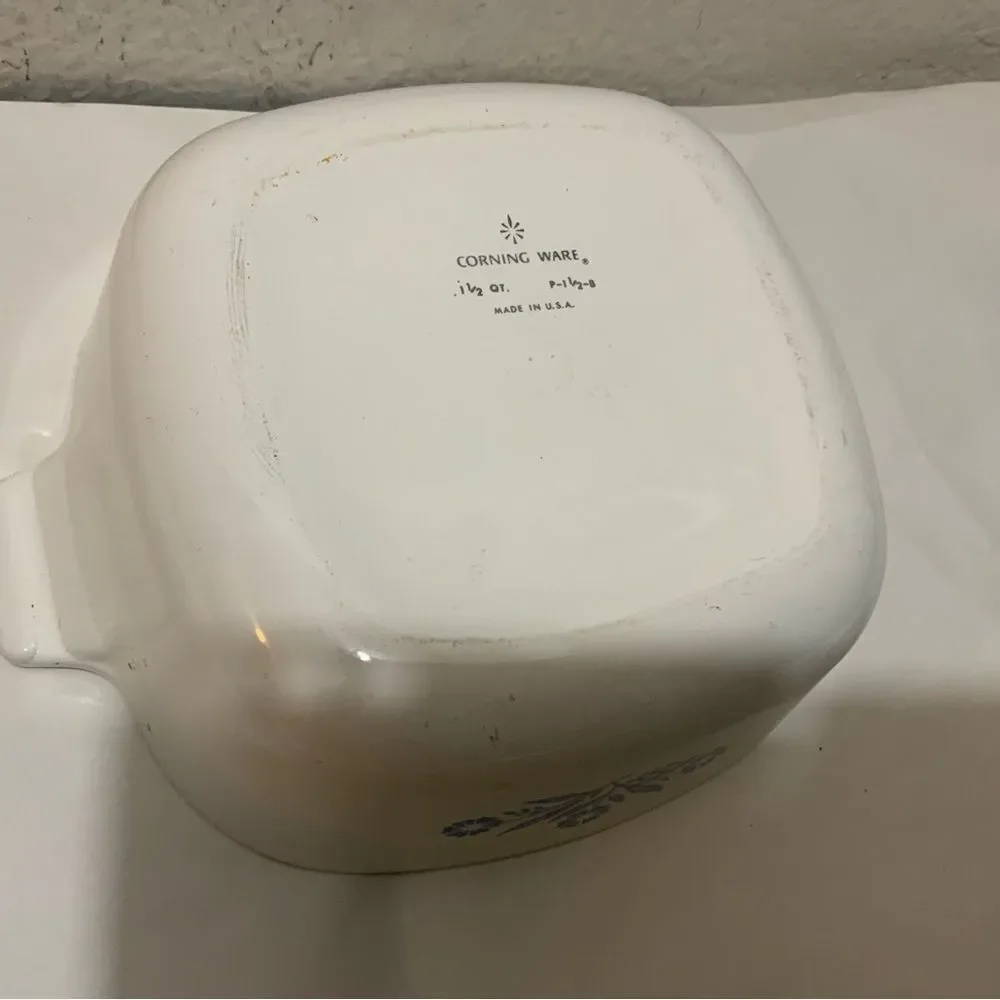 Vintage 1960's Corning Ware Blue Cornflower Casserole 1 1/2 QT P-1 1/2-B no  Lid